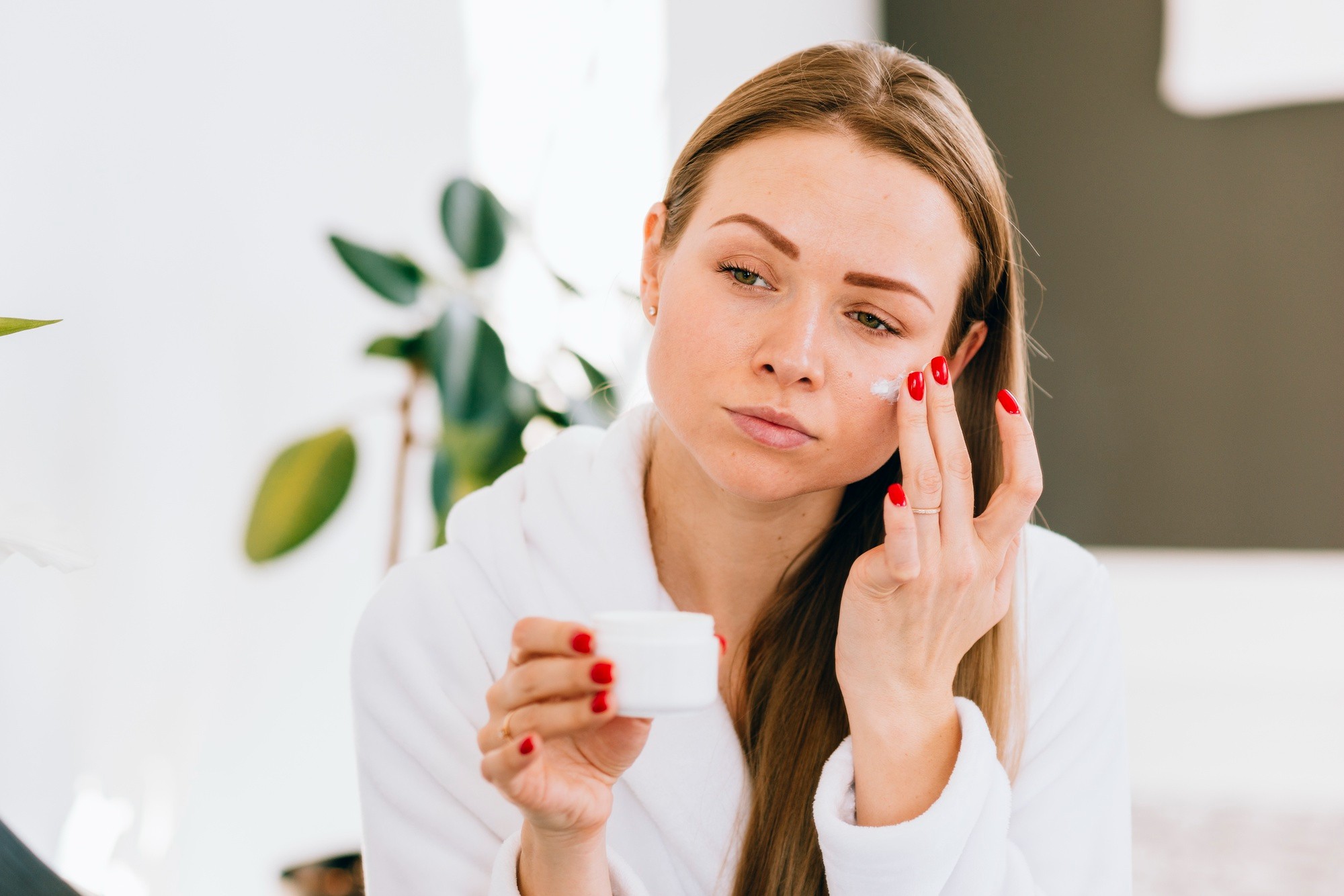 Нужен ли увлажняющий крем при акне